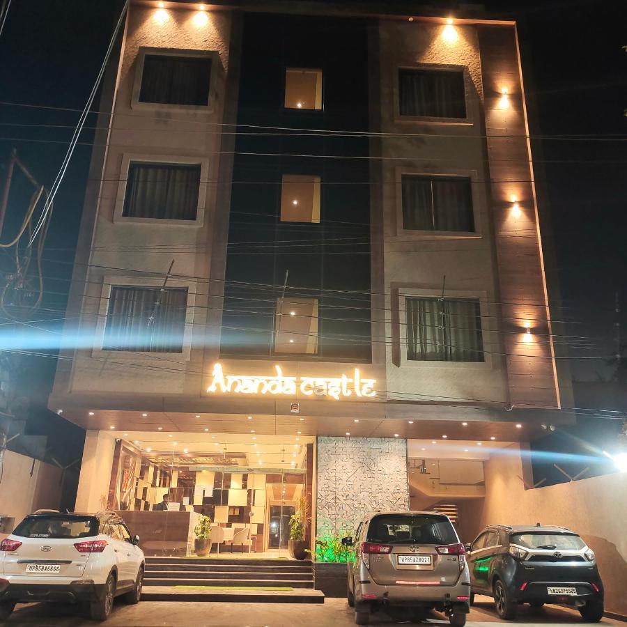Ananda Castle Hotel Vrindavan Exterior photo