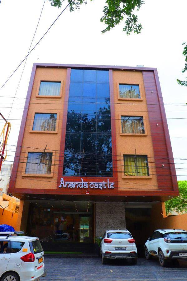 Ananda Castle Hotel Vrindavan Exterior photo